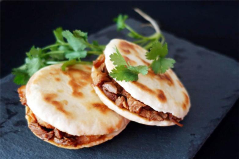 鑫鼎天亿老潼关肉夹馍